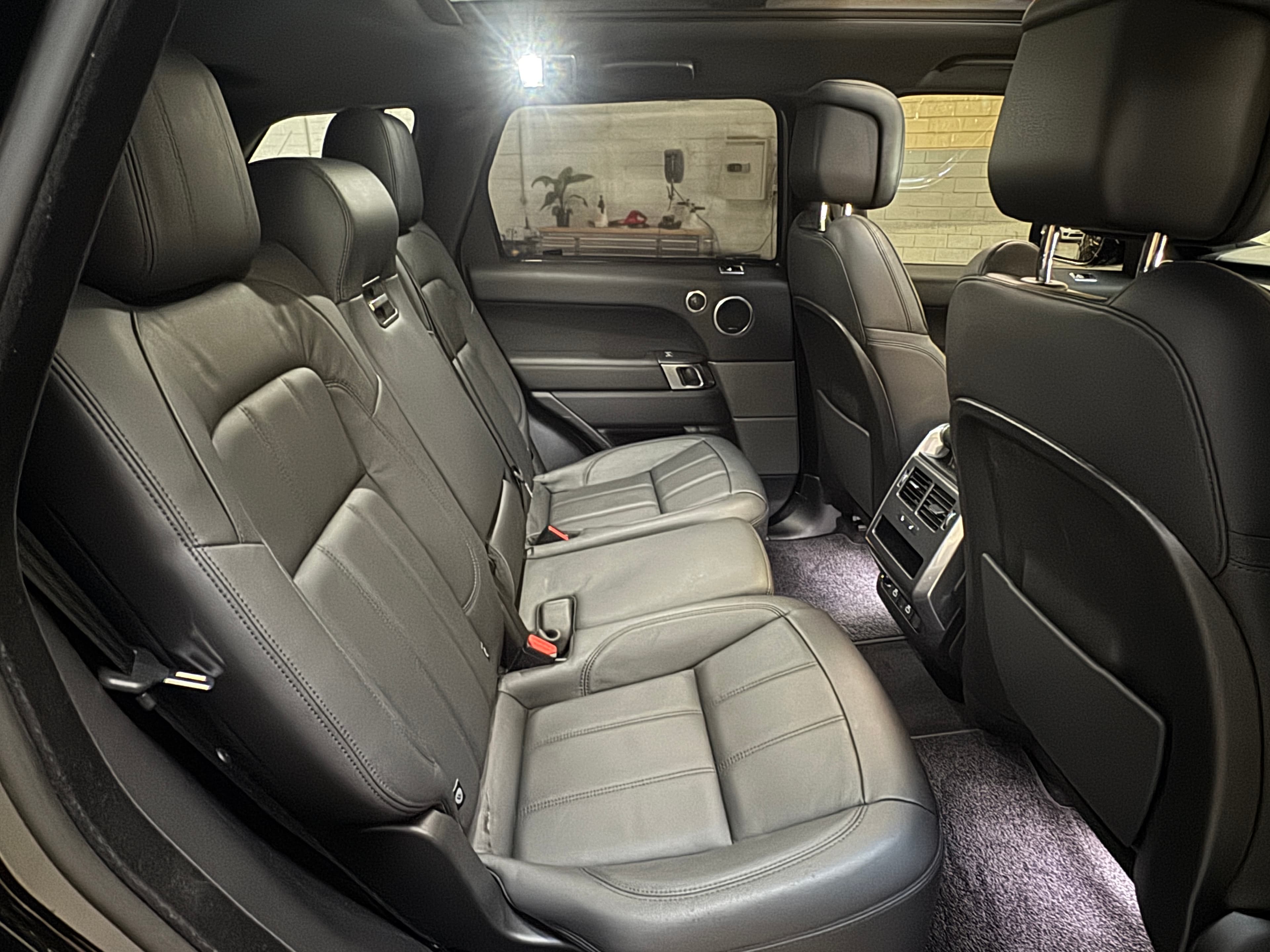 2022 Land Rover Range Rover Sport D250 SE in Black — photo 19