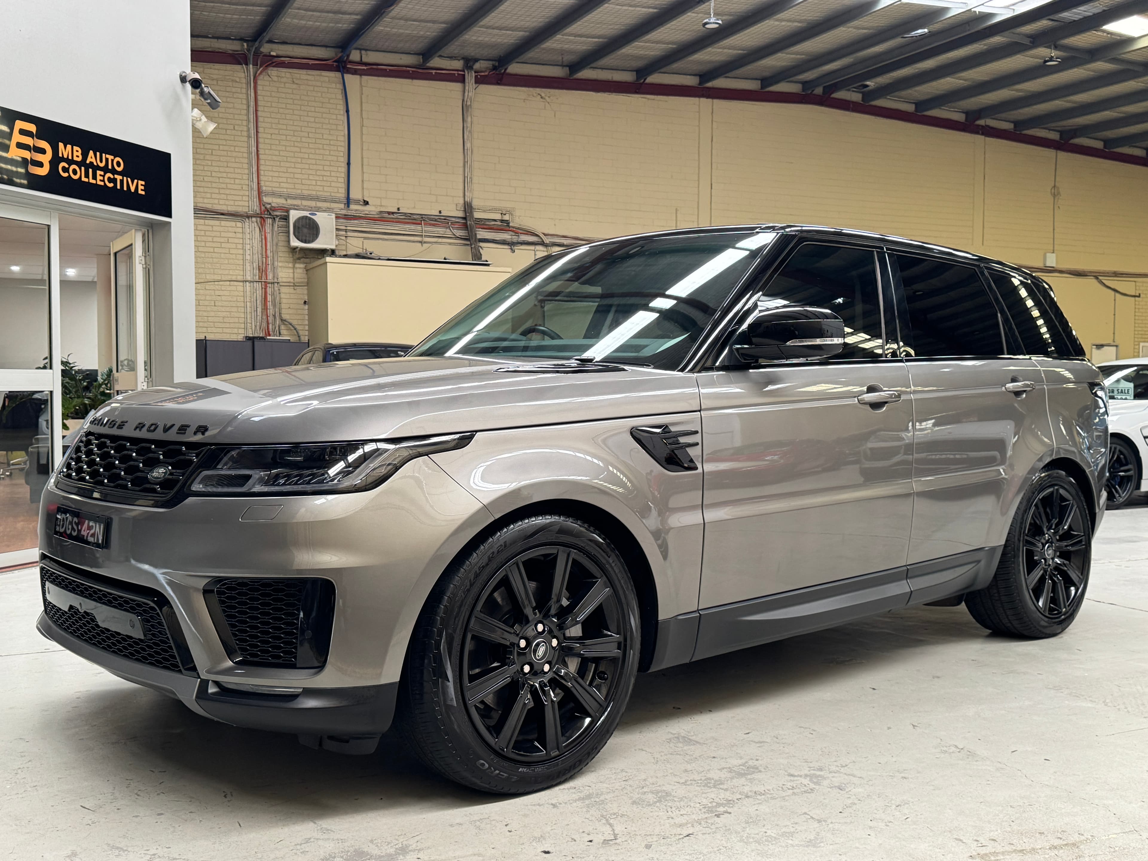 2022 Land Rover Range Rover Sport D300 SE in Silcon Silver — odometer